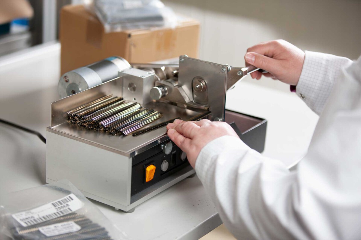 Distribution - Logistics - Services - Herzlich Willkommen bei AX ...